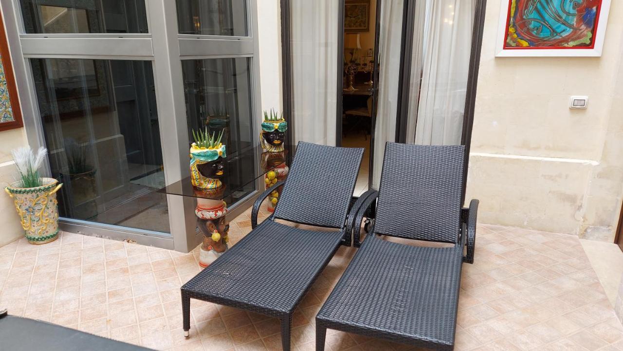 Dimora Charleston Lecce Parcheggio Privato In Loco Gratis Bed & Breakfast Ngoại thất bức ảnh