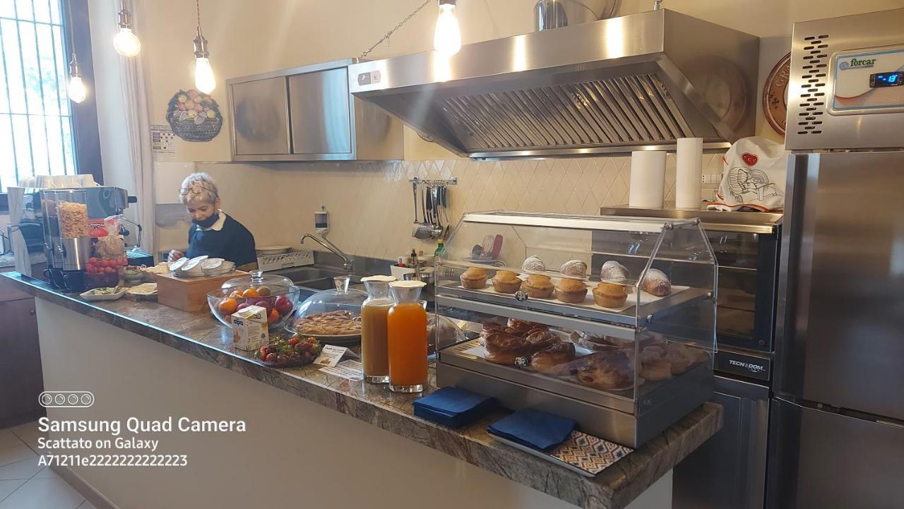 Dimora Charleston Lecce Parcheggio Privato In Loco Gratis Bed & Breakfast Ngoại thất bức ảnh