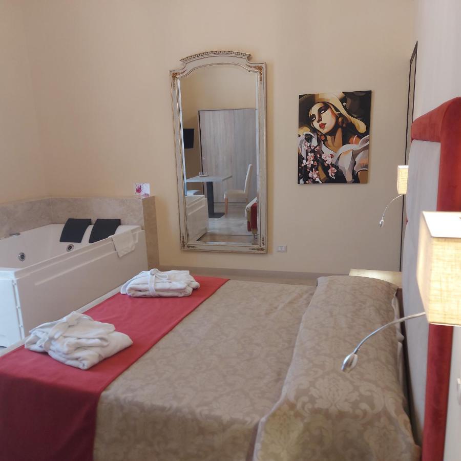 Dimora Charleston Lecce Parcheggio Privato In Loco Gratis Bed & Breakfast Phòng bức ảnh