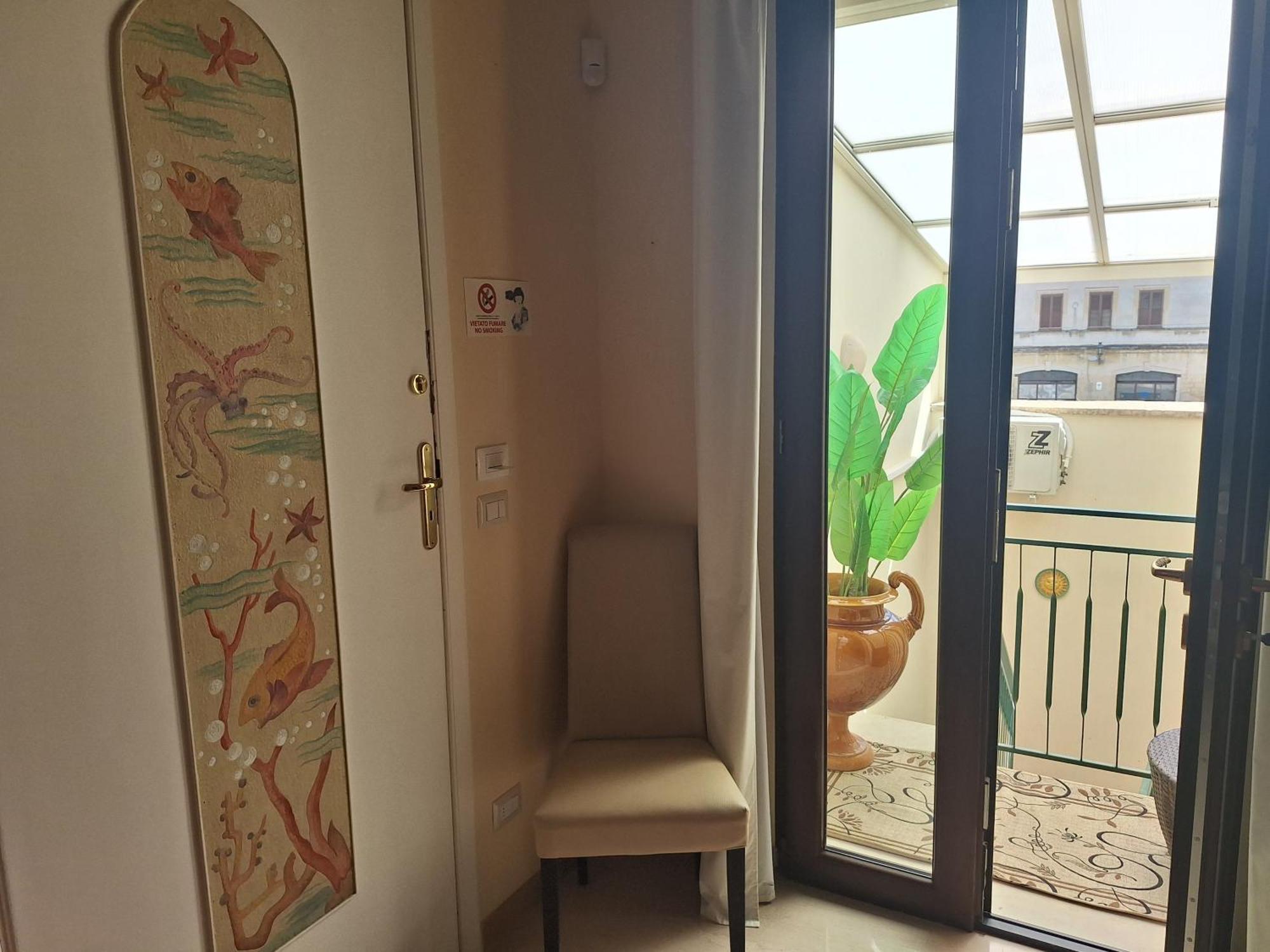 Dimora Charleston Lecce Parcheggio Privato In Loco Gratis Bed & Breakfast Phòng bức ảnh