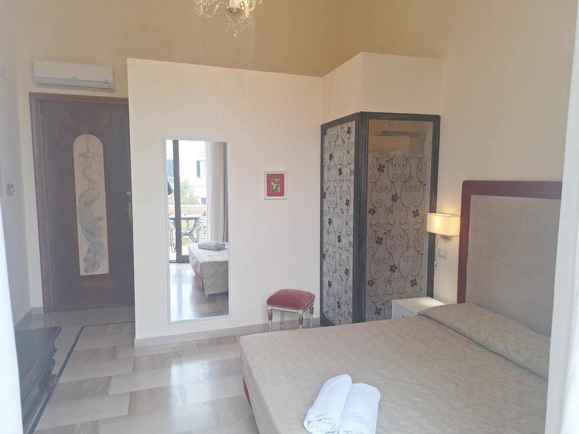 Dimora Charleston Lecce Parcheggio Privato In Loco Gratis Bed & Breakfast Phòng bức ảnh