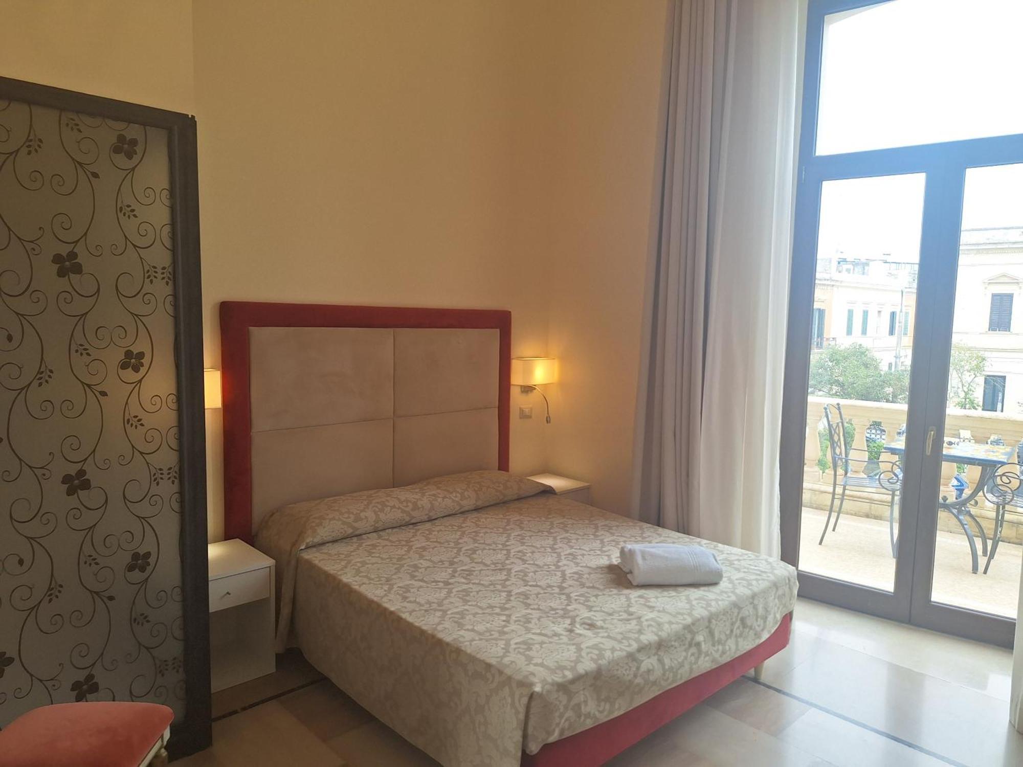 Dimora Charleston Lecce Parcheggio Privato In Loco Gratis Bed & Breakfast Phòng bức ảnh